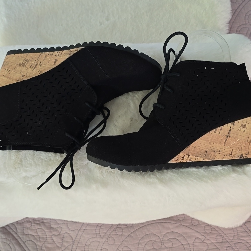 BOBS from Skechers Black - Memory Foam Wedge Bootie - Picture 3 of 10